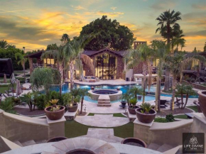 LIFE DIVINE LUXURY FAMILY RESORT - POOL HOT TUB